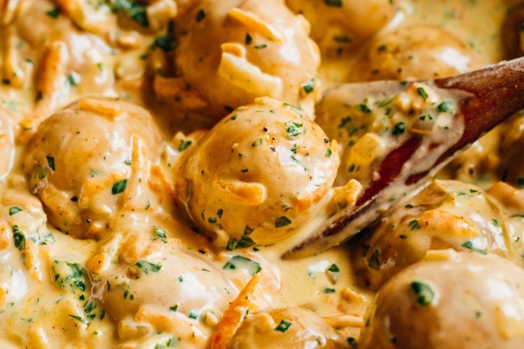 Creamy Garlic Sauce Baby Potatoes Recipe Munchkin Time