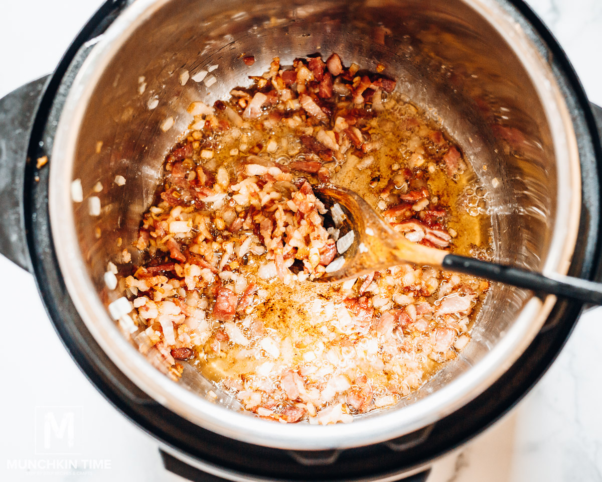 Bacon cooking in instant pot.