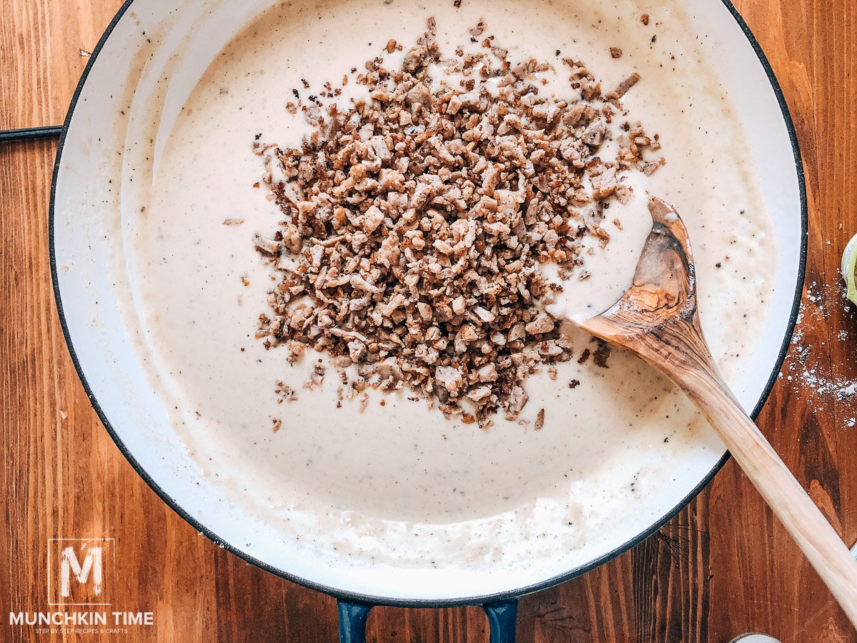 Recipe for chicken fried streak gravy with breakfast sausage.