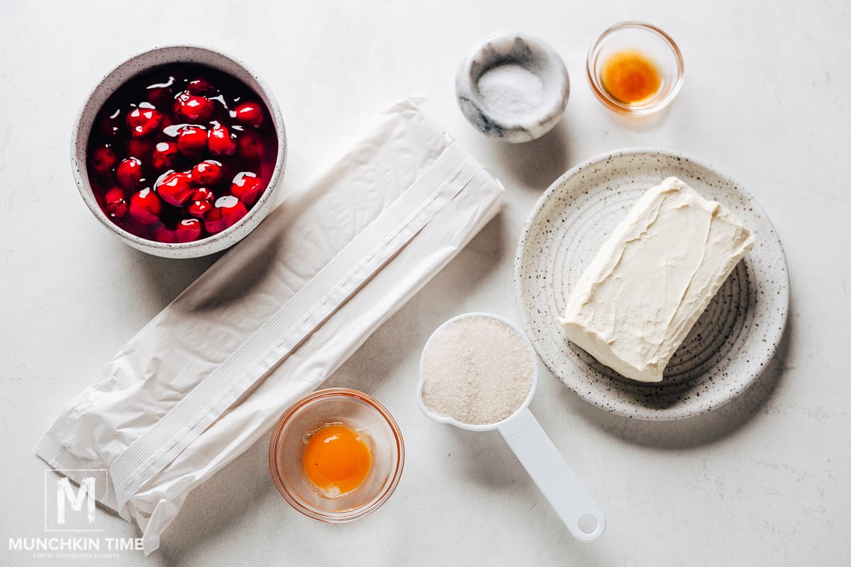 Ingredients for cream danish.