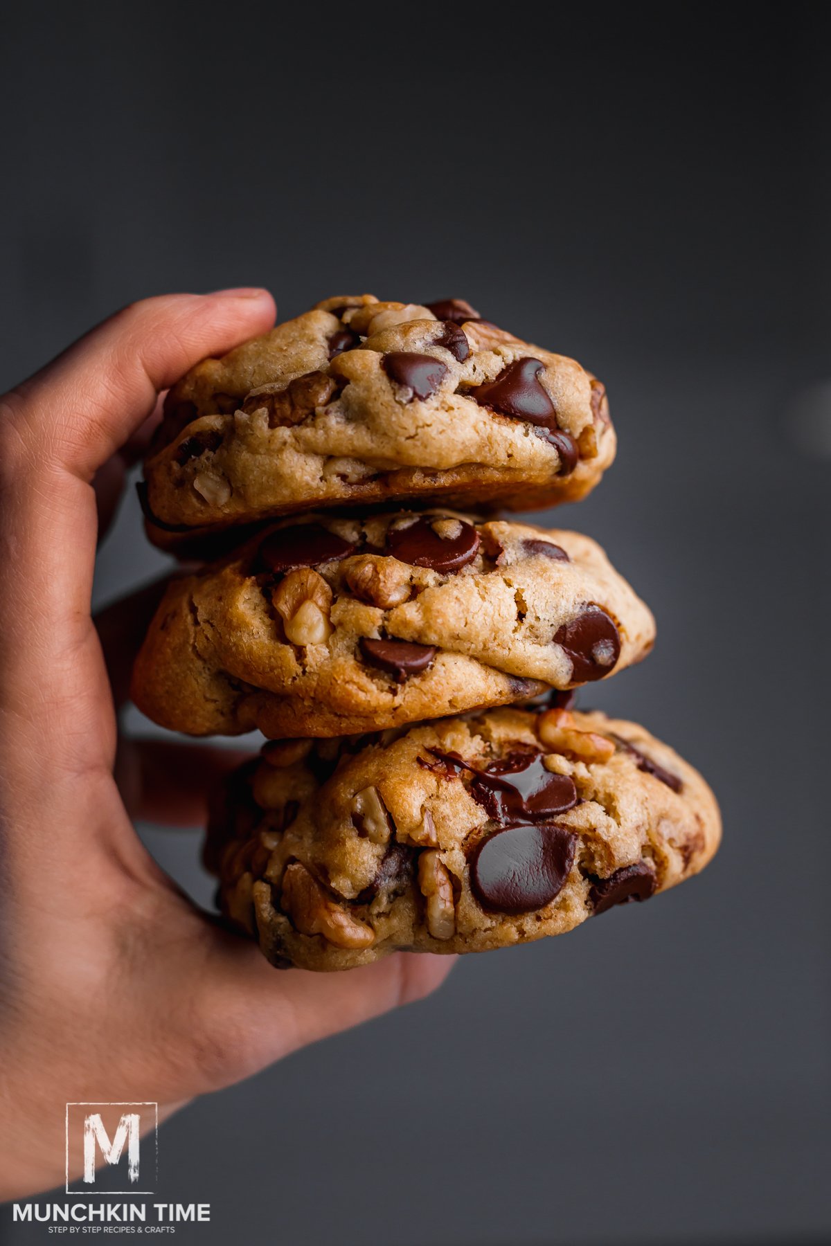 Best Giant Chocolate Chip Cookie with walnuts