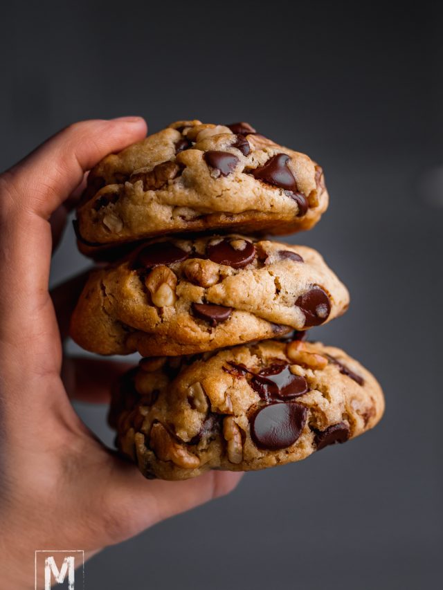 Best Giant Chocolate Chip Cookie