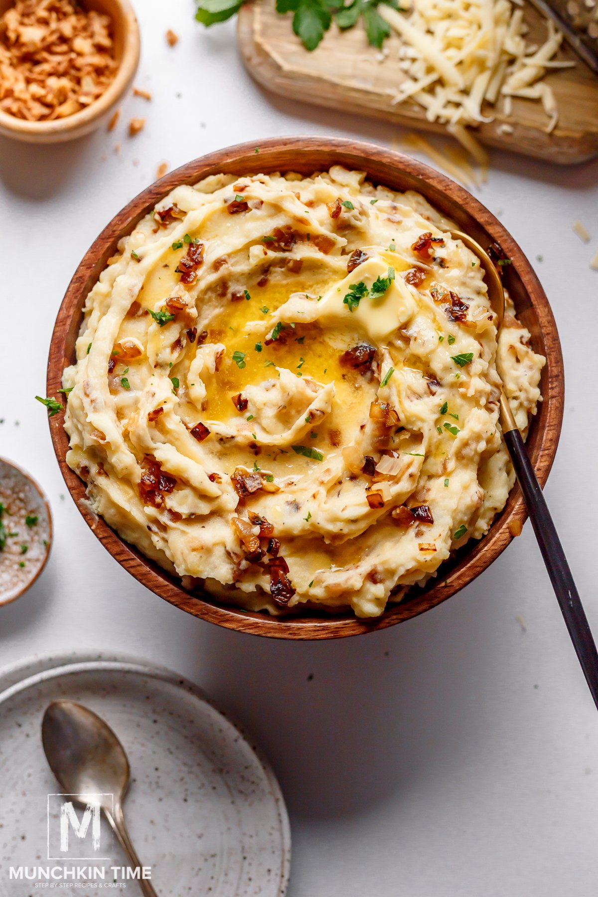 cheesy mashed potatoes with caramelized onions