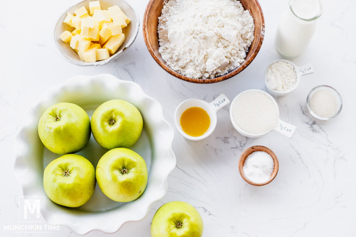 Ingredients green apples, butter, flour, spices, sugar and buttermilk.