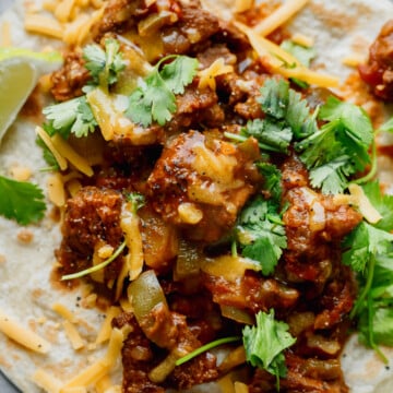 carne guisada tacos