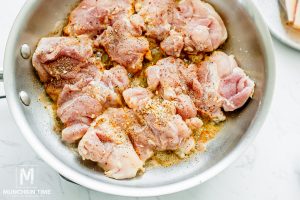 How to Make Creamy Oven Baked Garlic Butter Chicken Thighs