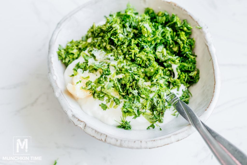 The Best Creamy Garlic Yogurt Sauce (Video) Munchkin Time