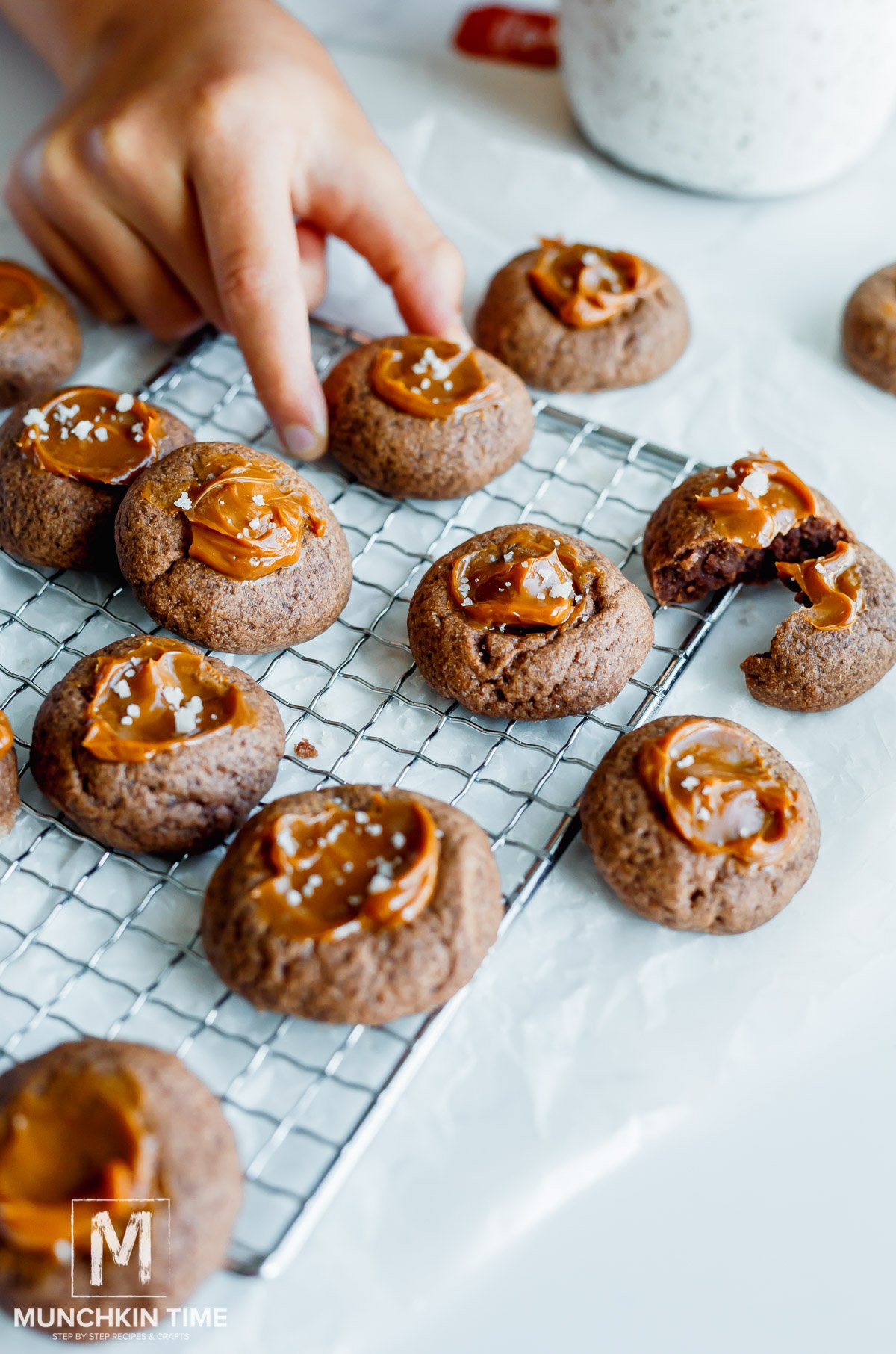 Chocolate Thumbprints Cookies with dulche de leche