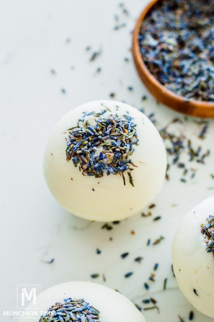 how to make bath bomb lavender