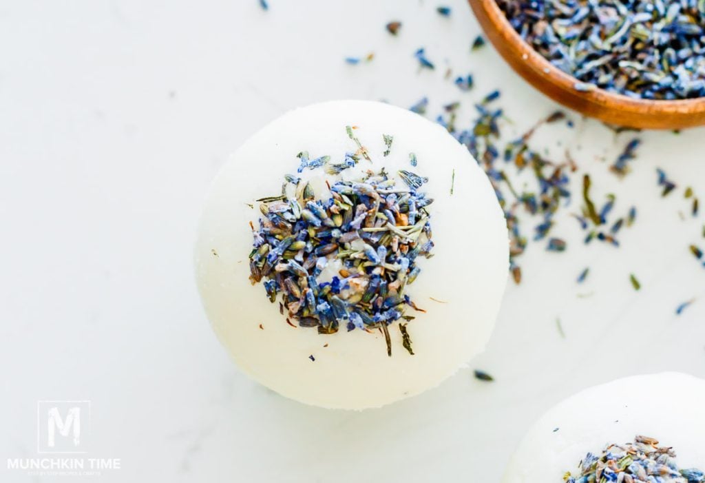 how to make bath bomb lavender