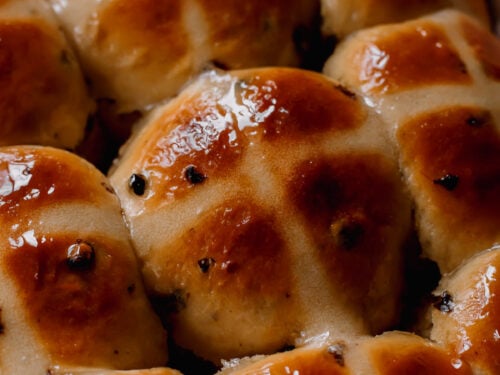 Hot Cross Buns Recipe: Perfect for Easter Celebrations - Munchkin Time