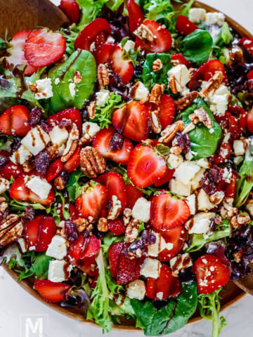 Spinach Strawberry Salad with Pecans