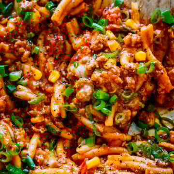 30-minute cheesy ground beef pasta made in one pot.