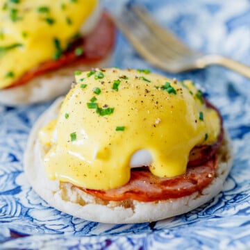 Easy Eggs Benedict Recipe (with Blender Hollandaise)